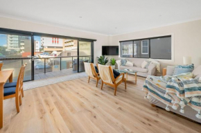 Beach Vibe Property With Water Views In Newcastle